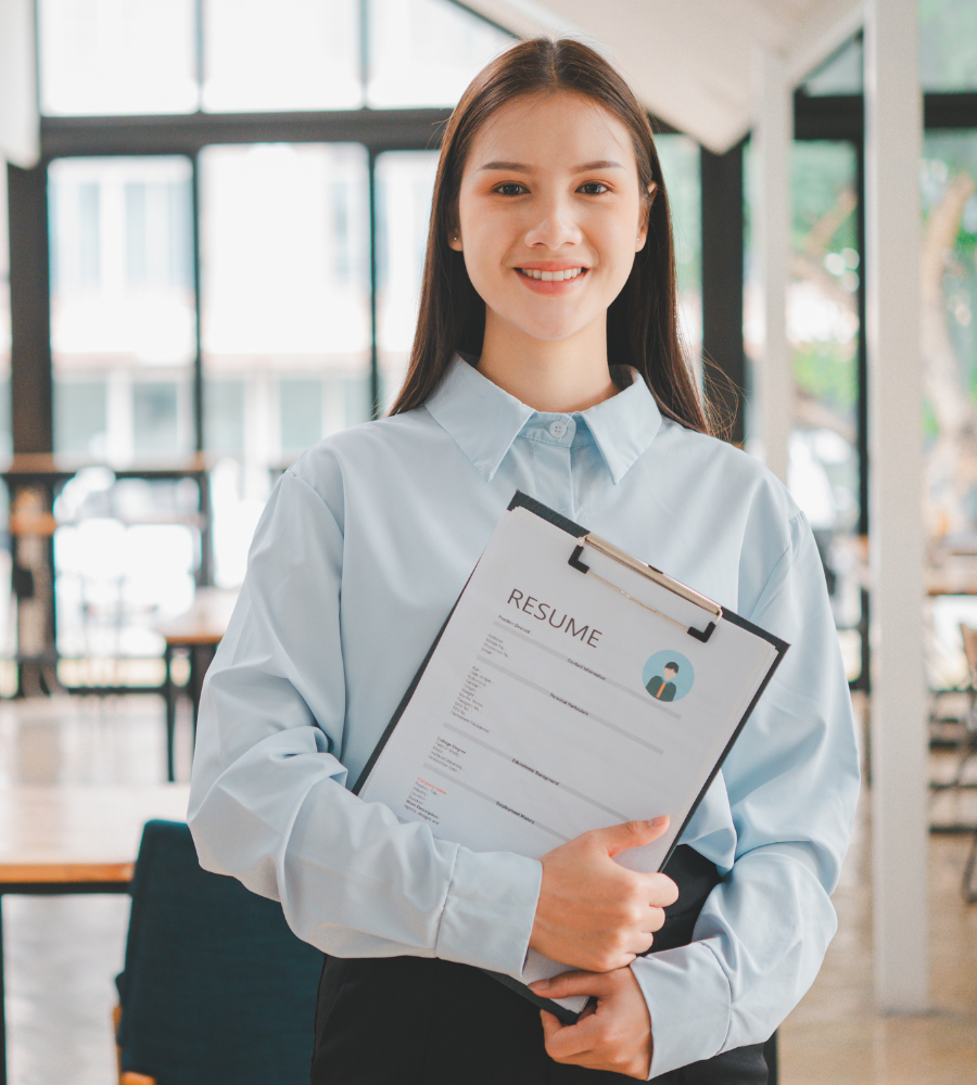 Student inquiring about English courses